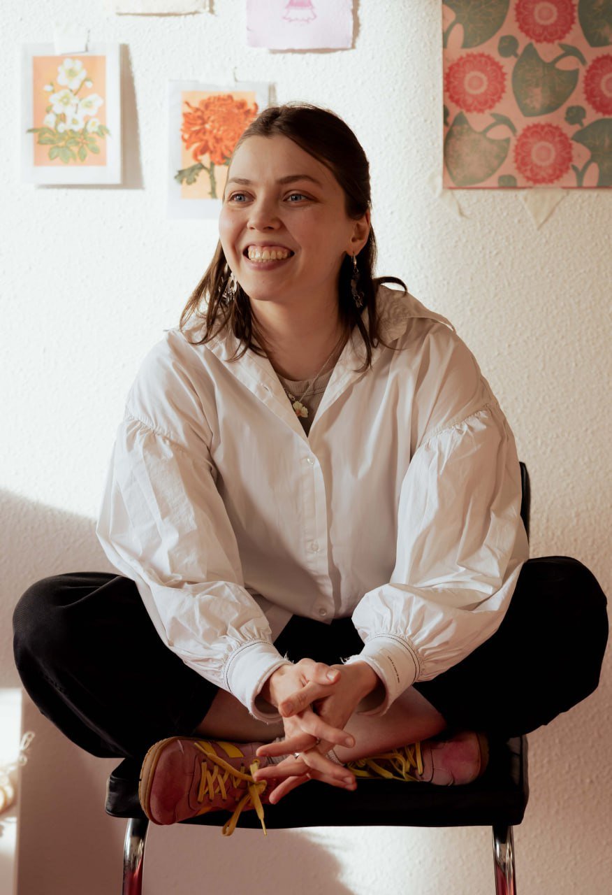 Portrait of Lina in her studio
